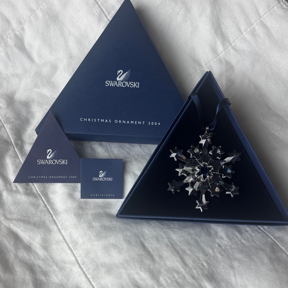 Swarovski 2004 Christmas Ornament, original box and certificate.